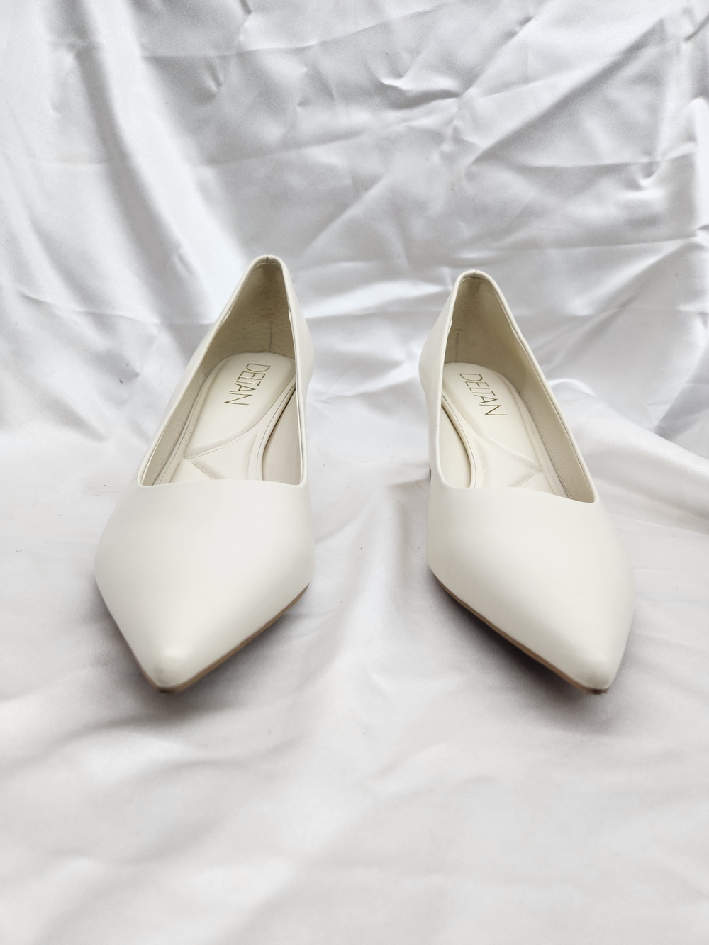 Deltan Women's Pointed Cream Flats — Sleek Slip-On Loafers